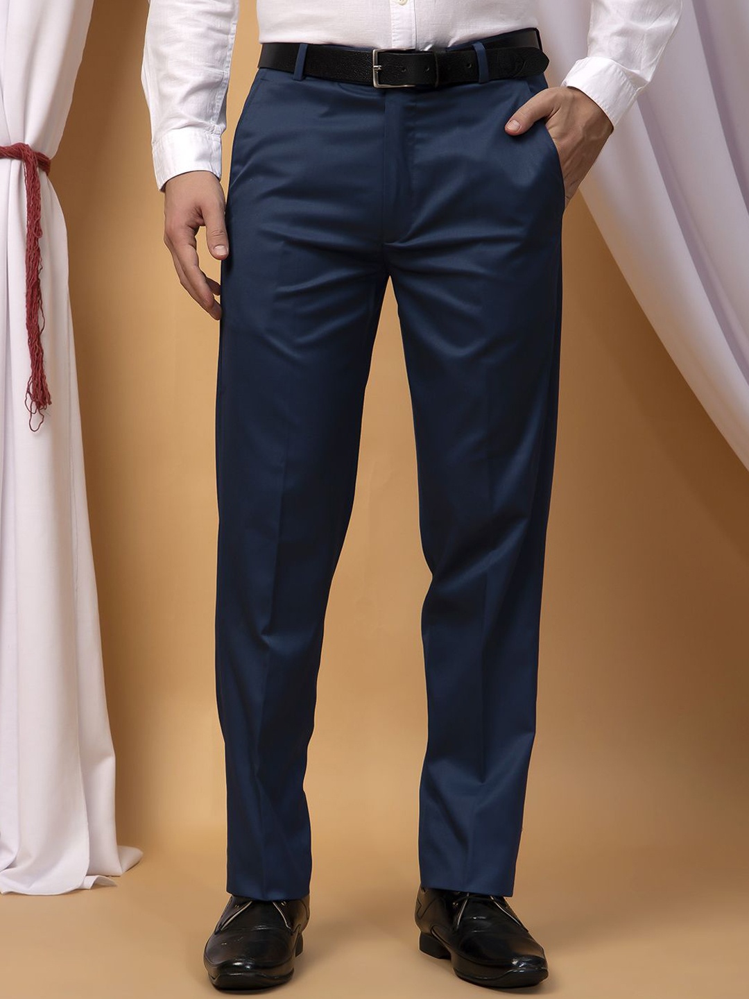 

Hangup Men Smart Trousers, Yellow