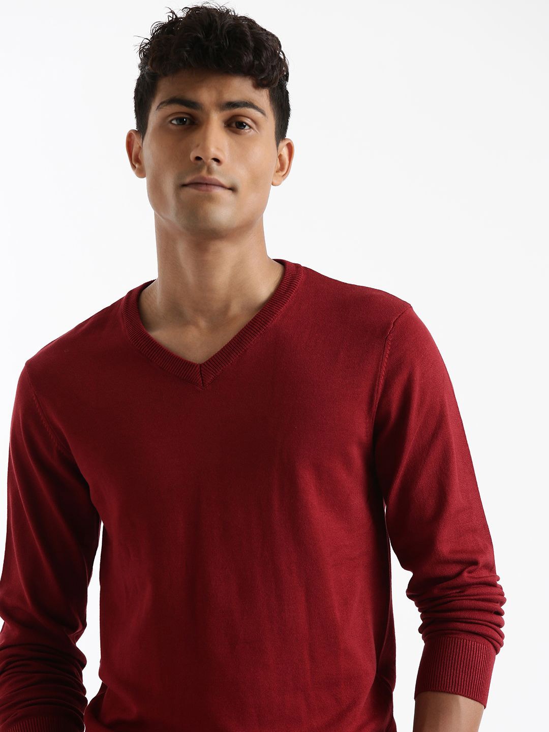 

WROGN Men Solid V-Neck Sweater, Red