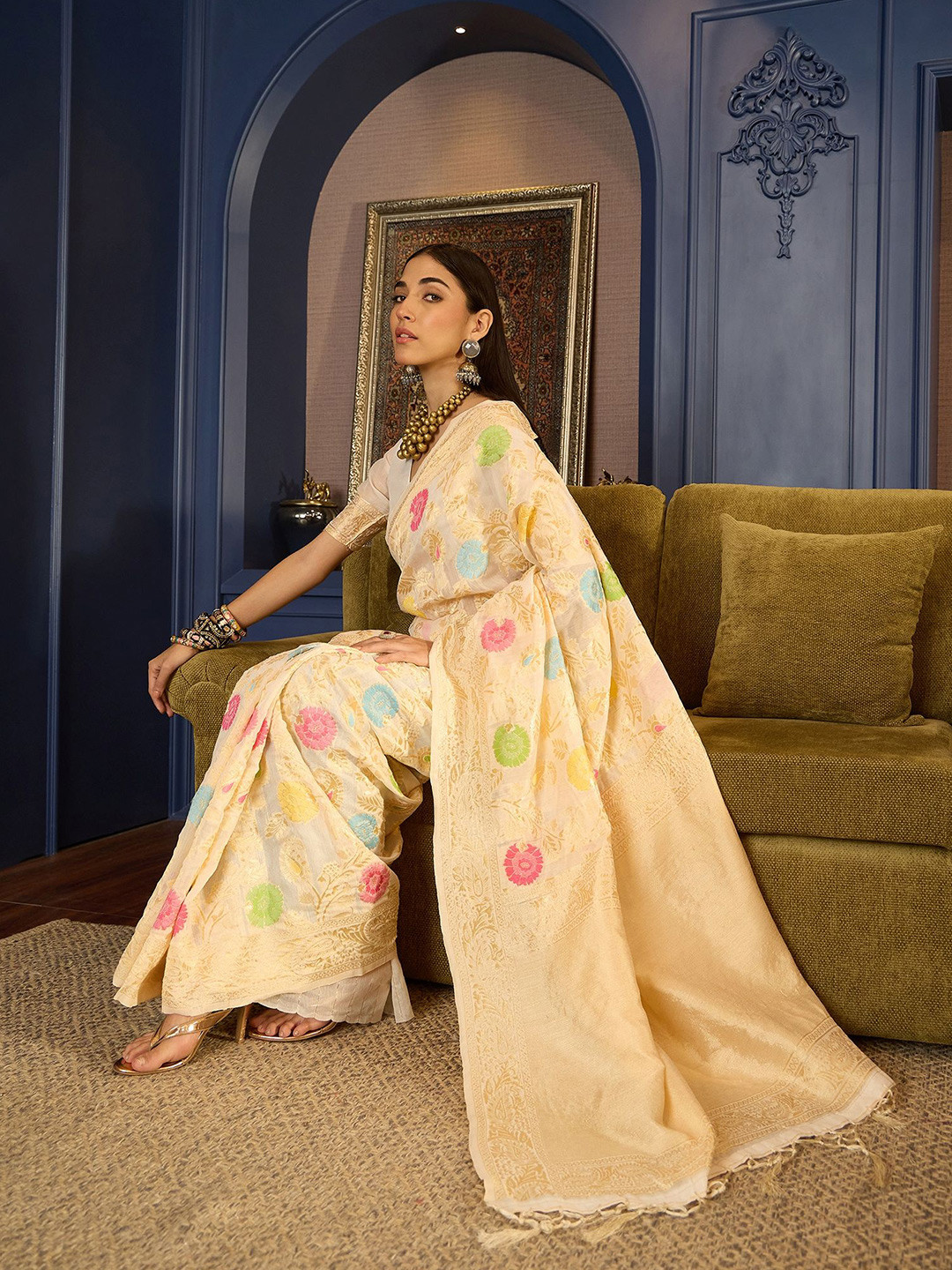 

Sangria Ethnic Motifs Woven Design Banarasi Saree With Unstitched Blouse, White