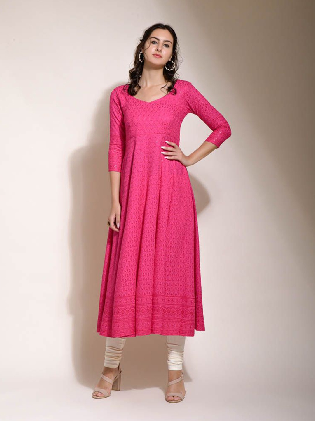 

SAZRIKA Women Floral Chikankari Embroidered Kurta, Pink