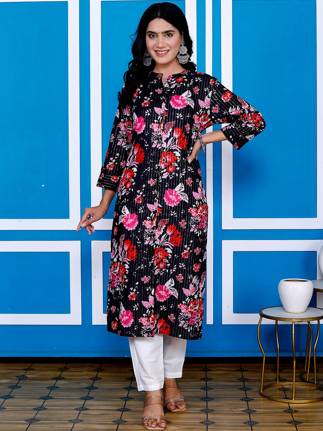 

Shriji fashion Floral Printed Sequinned Pure Cotton Straight Kurta With Trouser, Black
