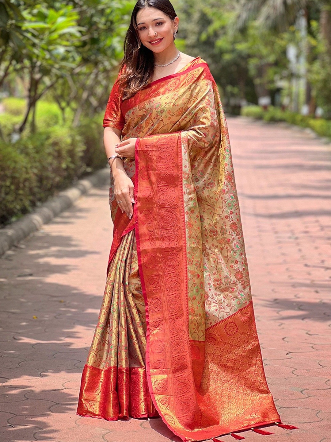

MySilkLove Woven Design Zari Banarasi Saree, Beige