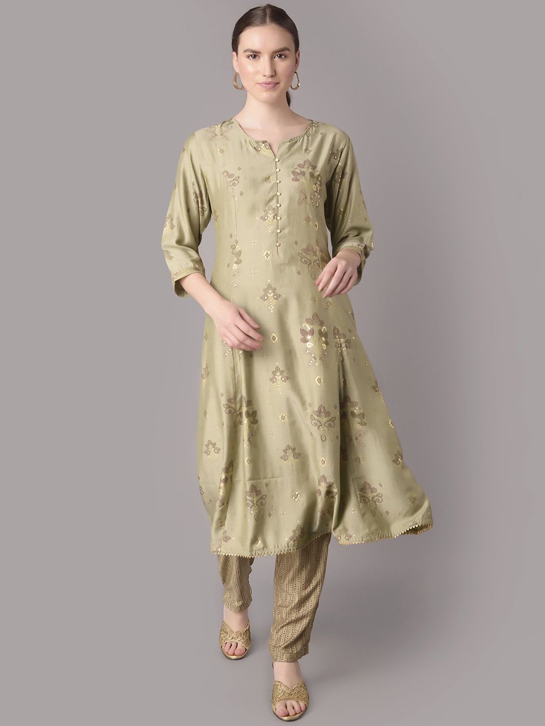

Shree Ethnic Motifs Printed Gotta Patti A-Line Kurta with Trouser, Green