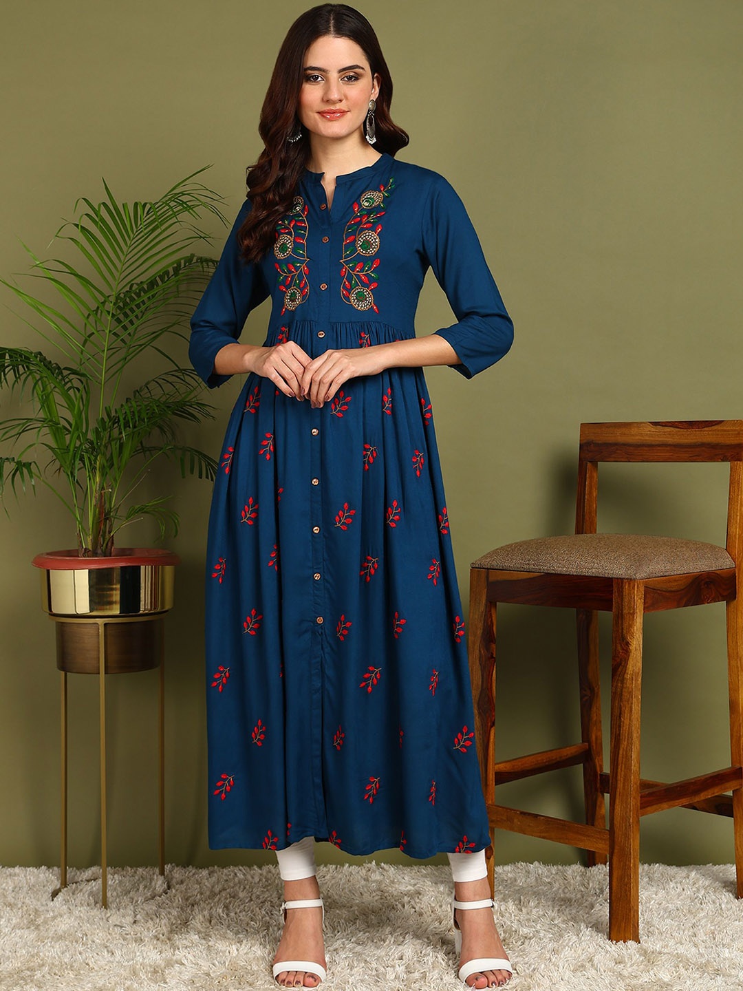 

Kapad Dwar Floral Embroidered Thread Work Pleated Mandarin Collar A-Line Kurta, Blue