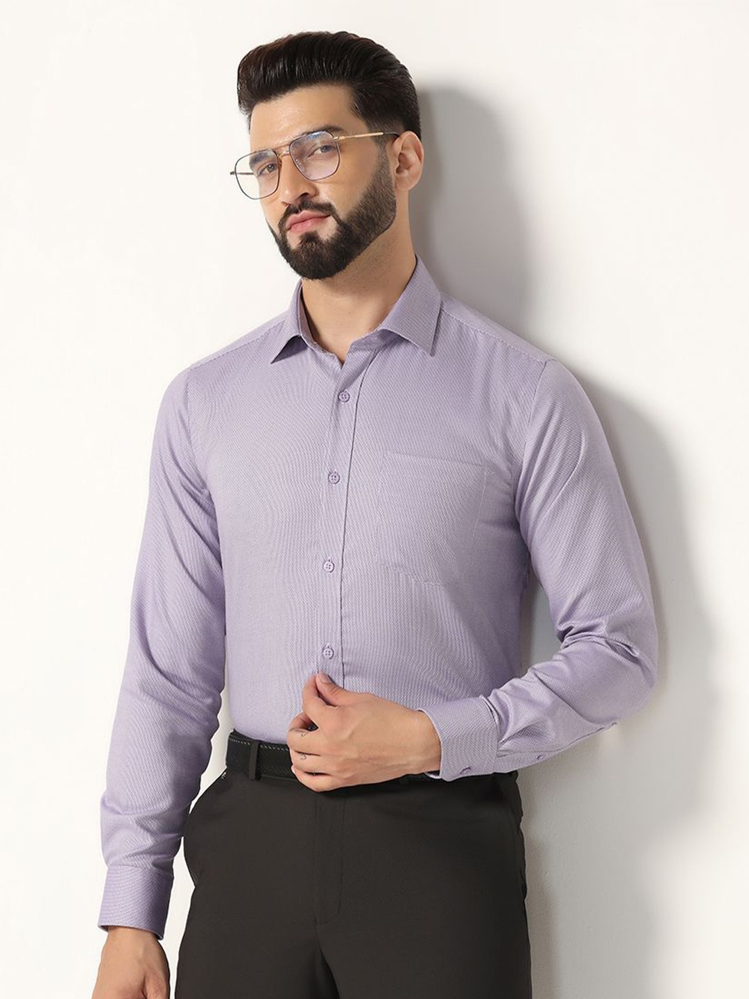 

Blackberrys Men Textured Formal Slim Fit Wrinkle-Resistant Shirt, Purple