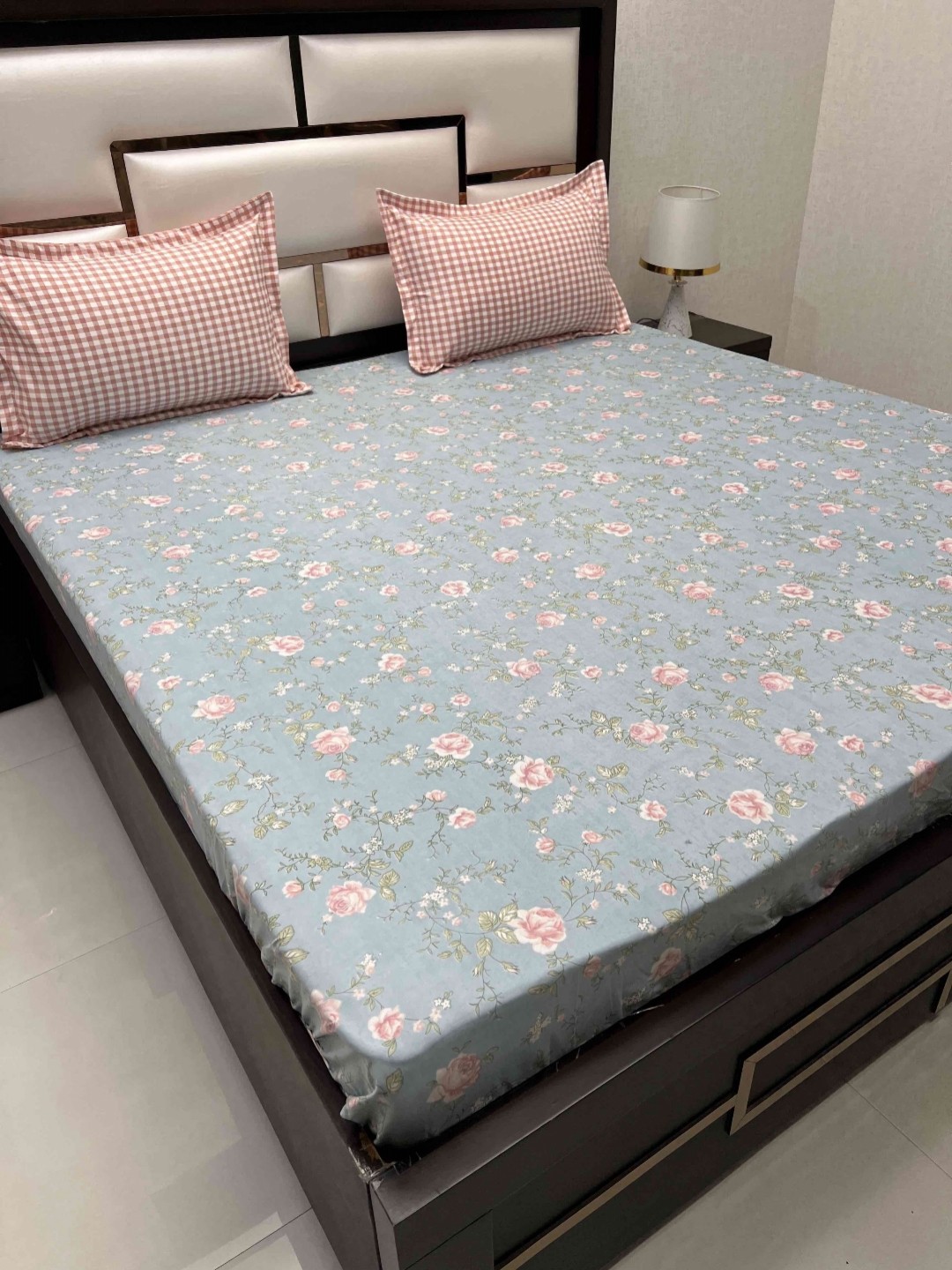 

Pure Decor Manor Blue Floral Printed Microfiber 300 TC King Bedsheet & 2 Pillow Covers