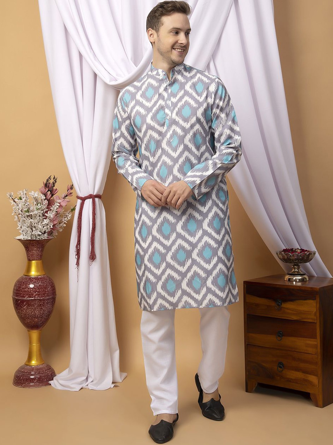 

Hangup Geometric Printed Cotton Straight Kurta with Pyjamas, Grey