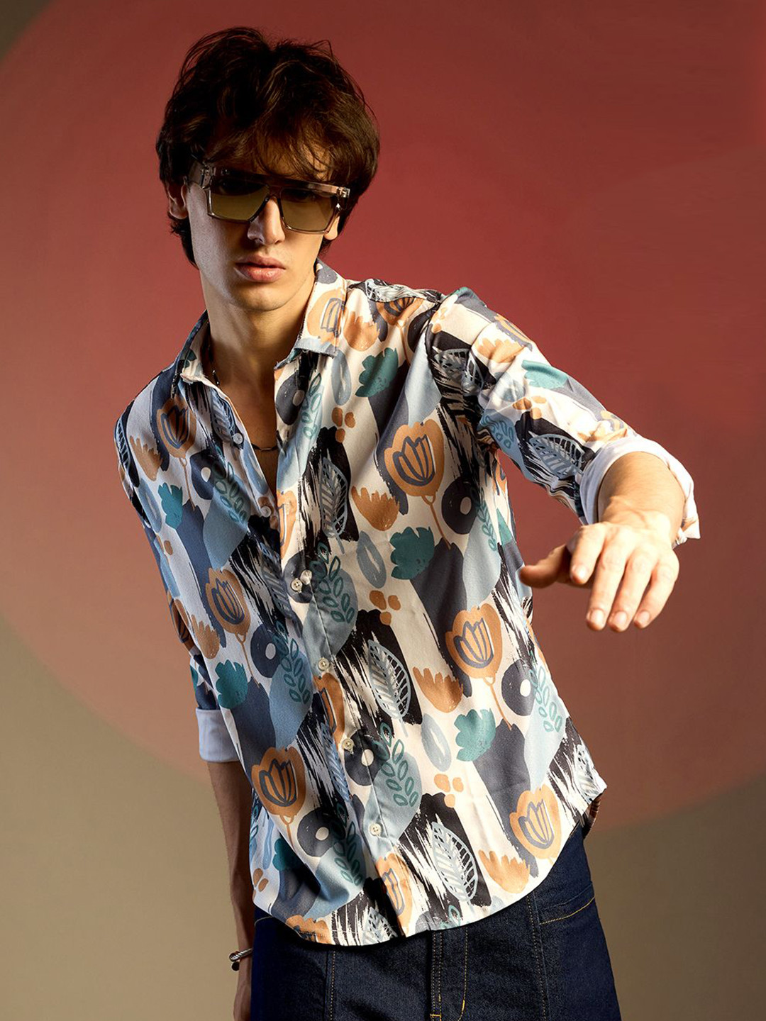 

Campus Sutra Men Comfort Spread Collar Graphic Printed Casual Shirt, White