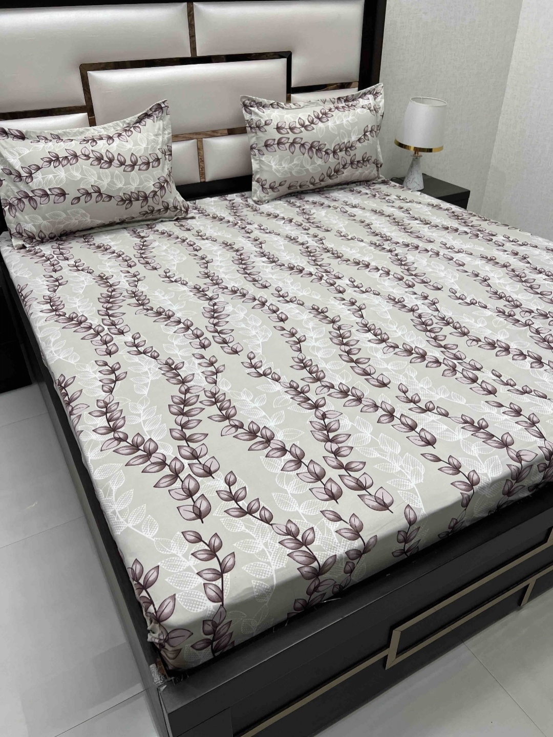 

Pure Decor Green & White Floral Microfiber 260 TC Queen Bedsheet with 2 Pillow Covers