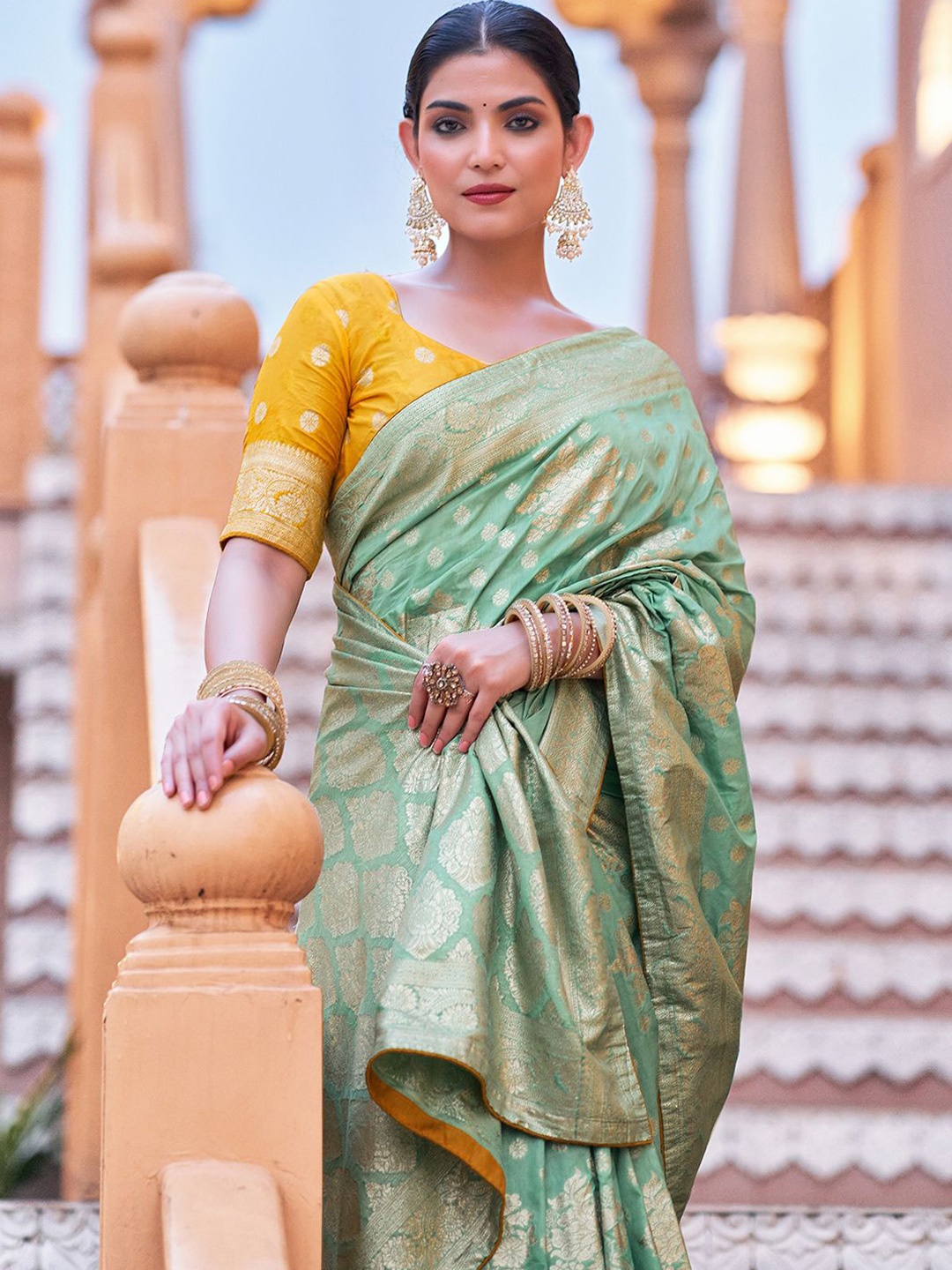 

Satrani Ethnic Motifs Woven Design Zari Pure Silk Kanjeevaram Saree, Green