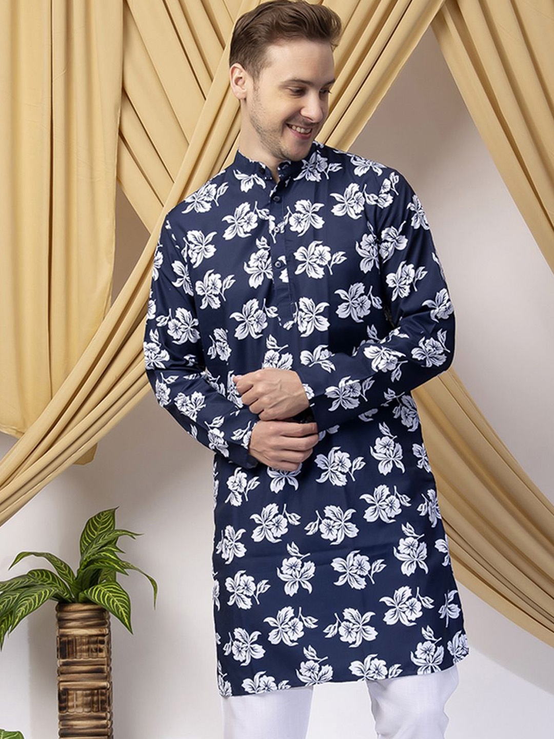 

Hangup Floral Printed Mandarin Collar Straight Kurta, Navy blue