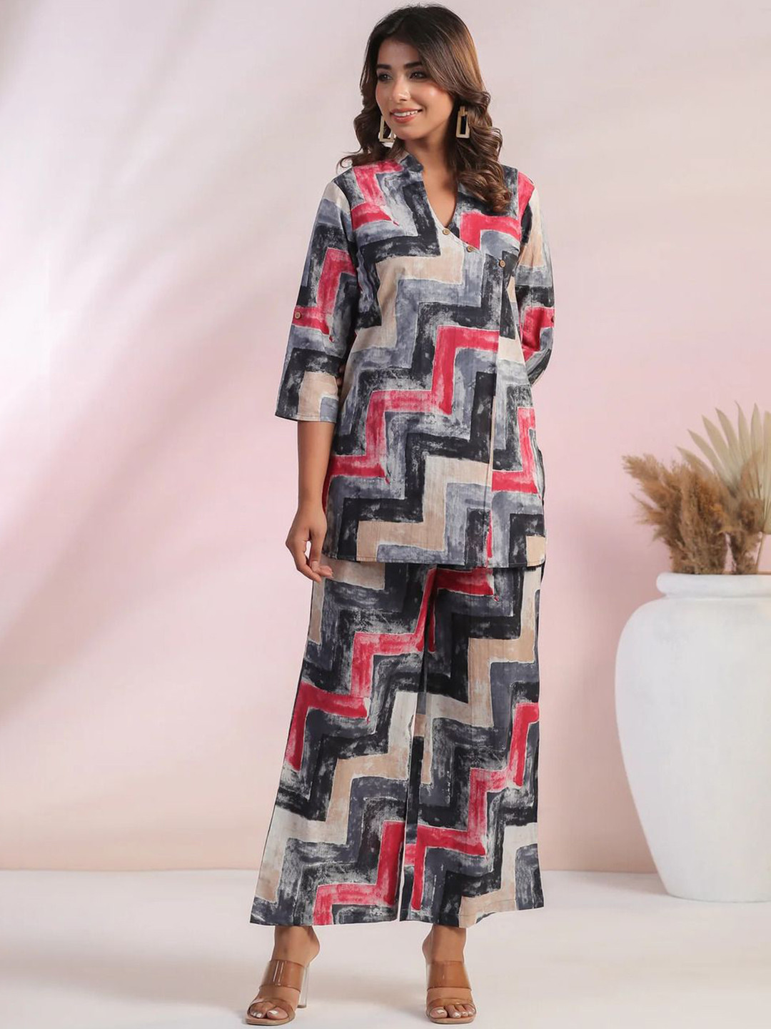 

NIJANAND TEXTILE Women Printed Pure Cotton Kurti with Palazzos, Blue