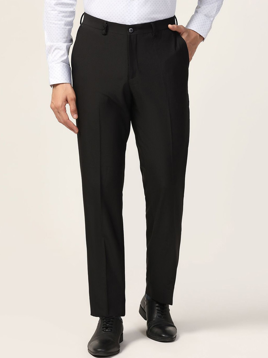 

Blackberrys Men Relaxed Straight Fit Trousers, Black
