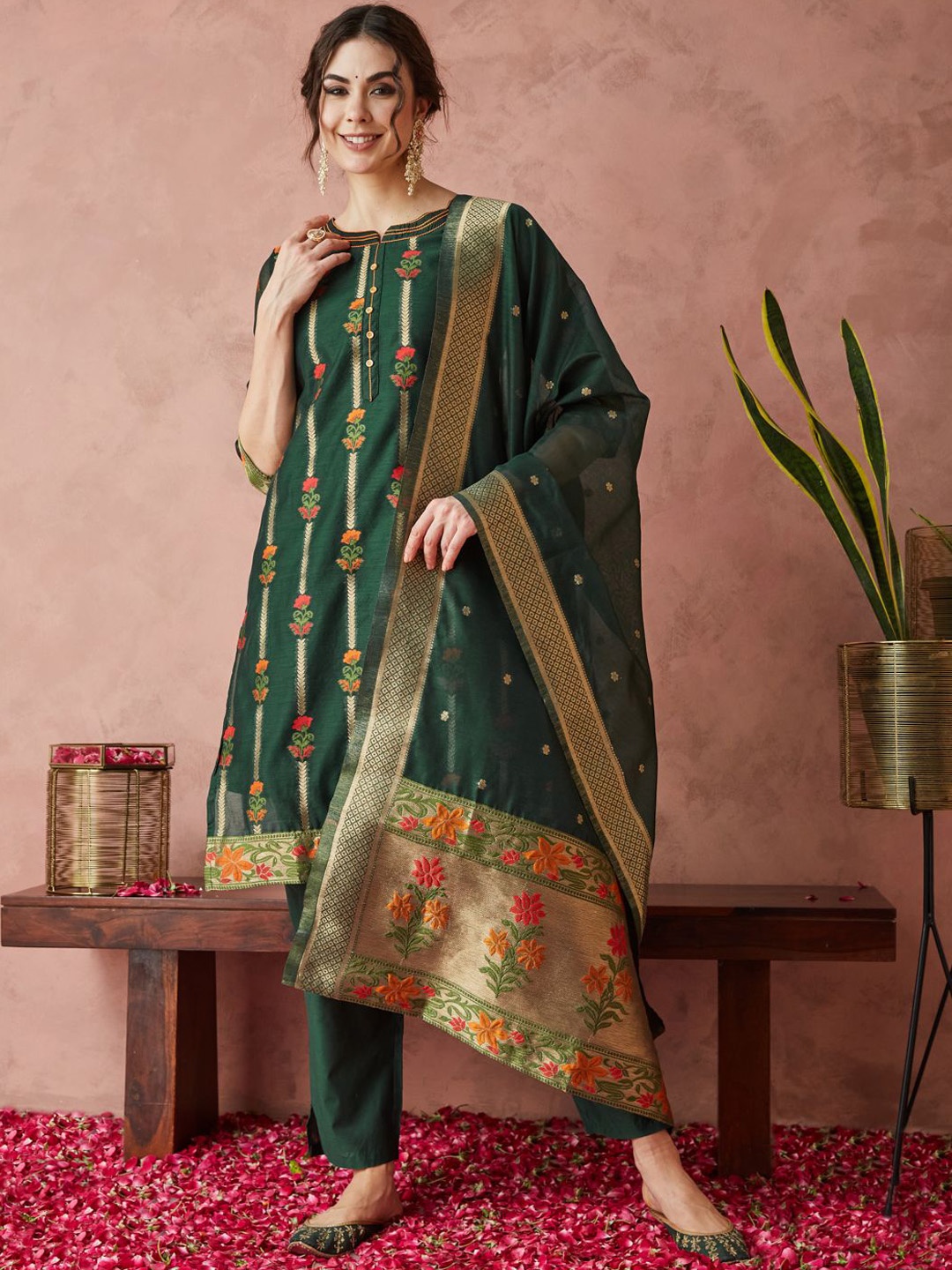 

RAJGRANTH Floral Woven Design jacquard Chanderi Silk Kurta With Trousers & Dupatta, Green