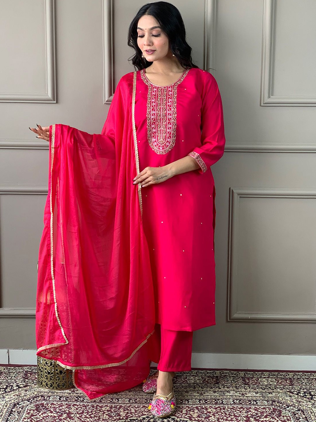 

Growdamy Floral Embroidered Chanderi Silk Straight Kurta with Trousers & Dupatta, Red
