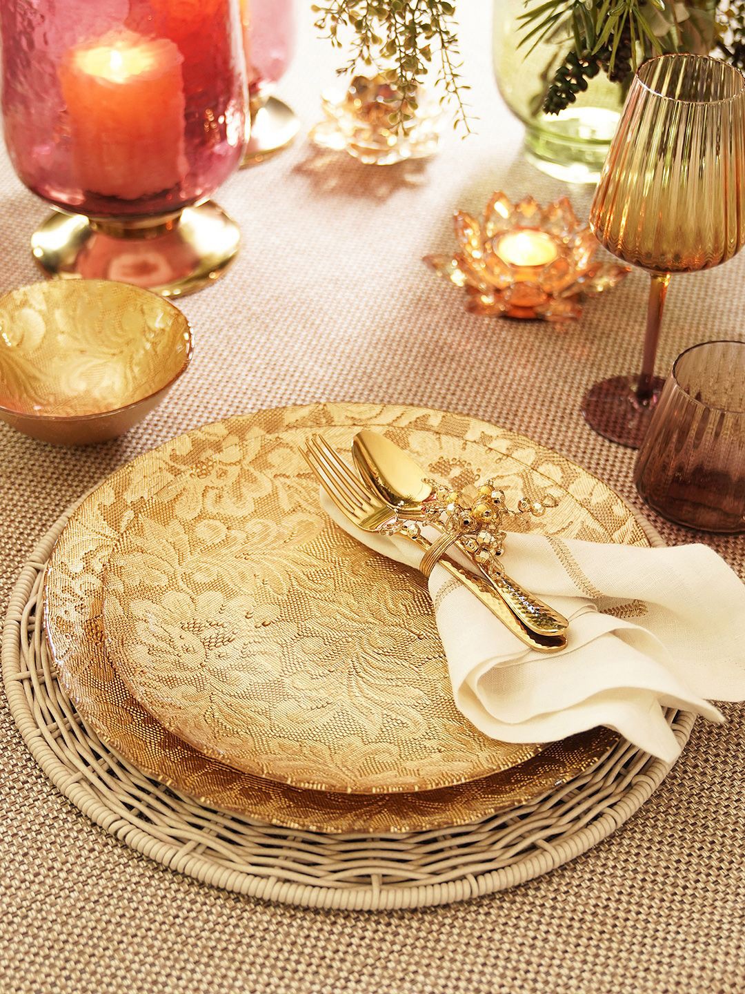 

Pure Home and Living Gold Toned 2 Pieces Floral Textured Glass Dinner Plates