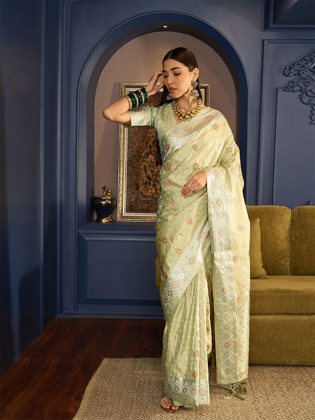 

Sangria Ethnic Motifs Woven Design Banarasi Saree With Unstitched Blouse, Beige