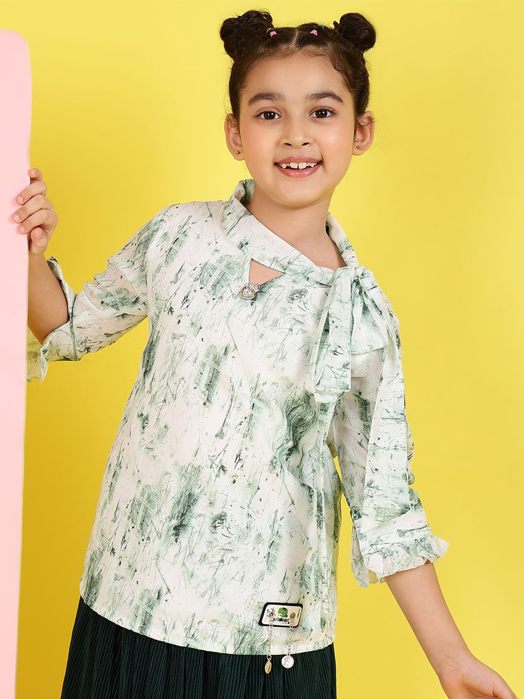 

BAESD Girls Abstract Printed Tie-Up Neck Top, Green