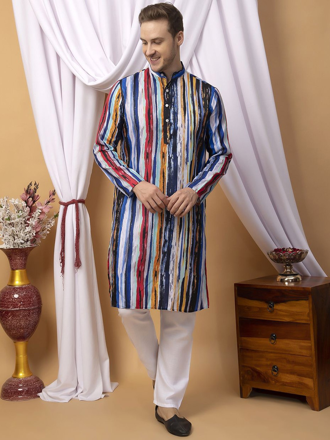 

Hangup Striped Mandarin Collar Straight Kurta with Pyjamas, Blue