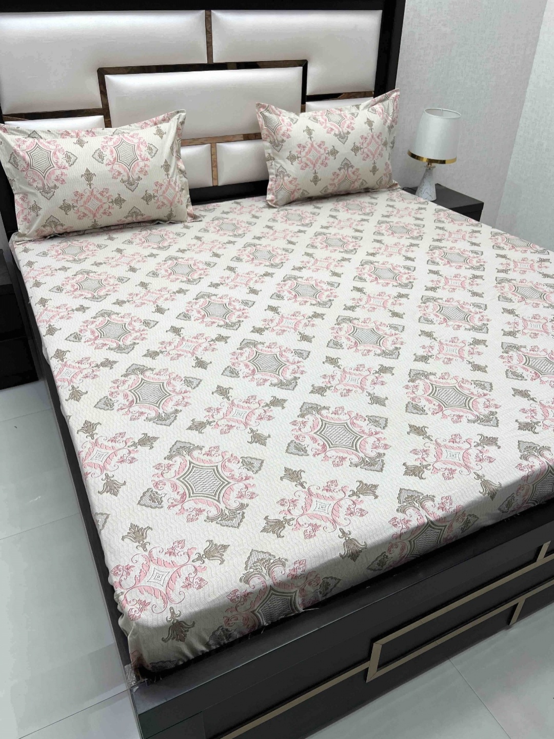 

Pure Decor Off White & Pink Ethnic Motifs Cotton 300 TC King Bedsheet with 2 Pillow Covers