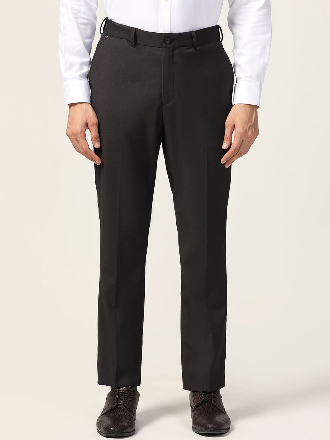 

Blackberrys Men Relaxed Straight Fit Trousers, Black