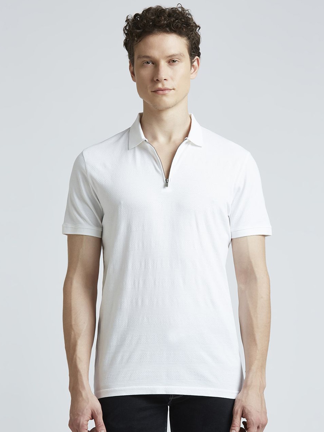 

Pepe Jeans Men Solid Polo Collar Pure Cotton T-shirt, White