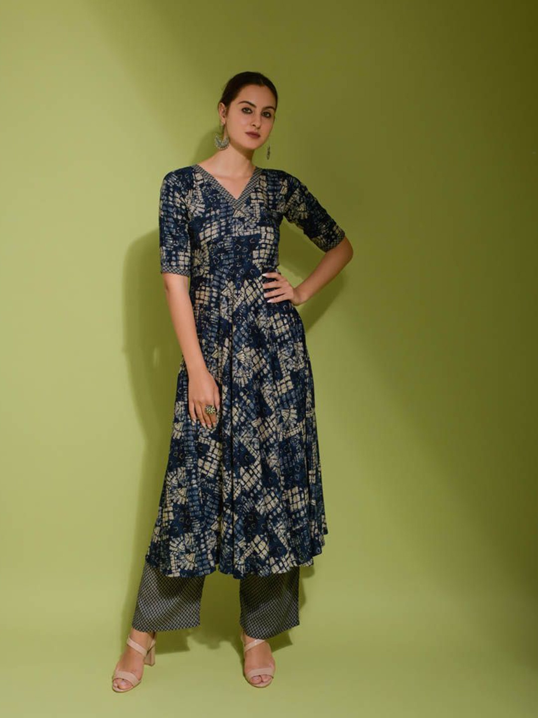 

SAZRIKA Printed Kurta With Trousers, Blue
