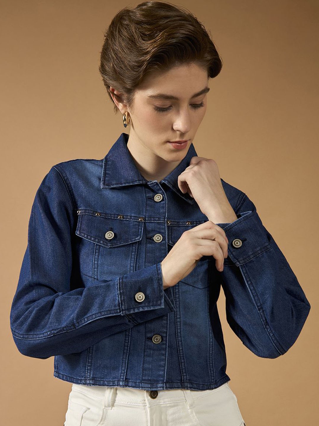 

The Roadster Lifestyle Co. Women Spread Collar Denim Jacket, Navy blue