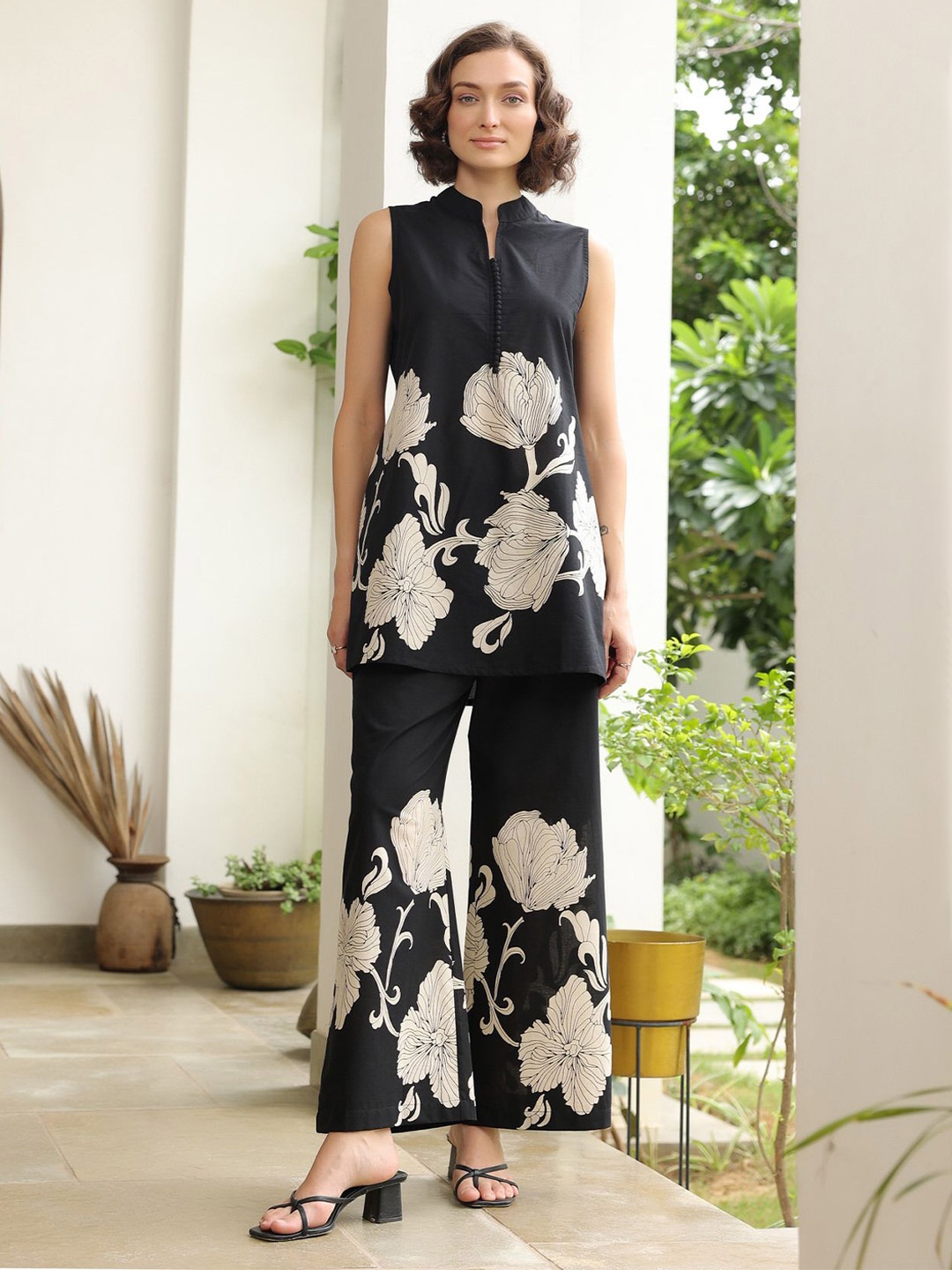 

JISORA Black Floral Printed Mandarin Collar Pure Cotton Top With Trousers