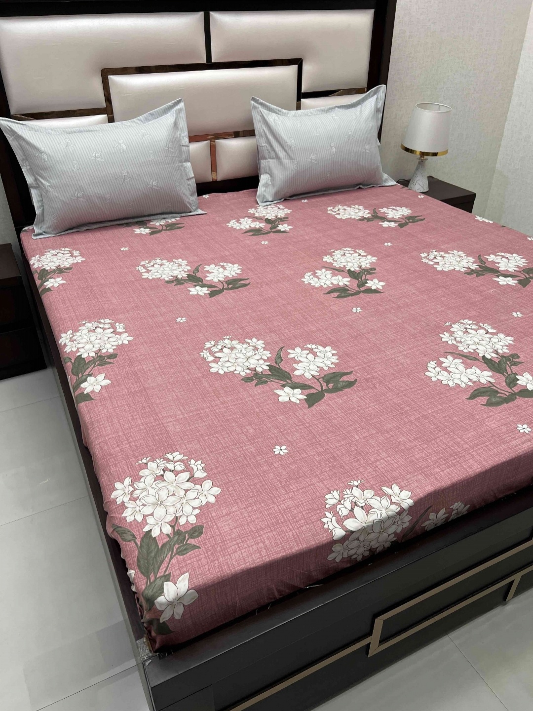 

Pure Decor Pink Printed 210 TC Microfiber Fitted Super King Bedsheet & 2 Pillow Covers