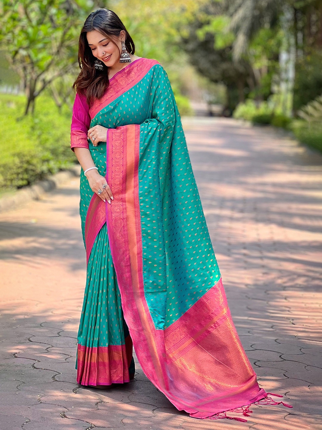 

Mitera Woven Design Zari Silk Blend Banarasi Saree, Teal
