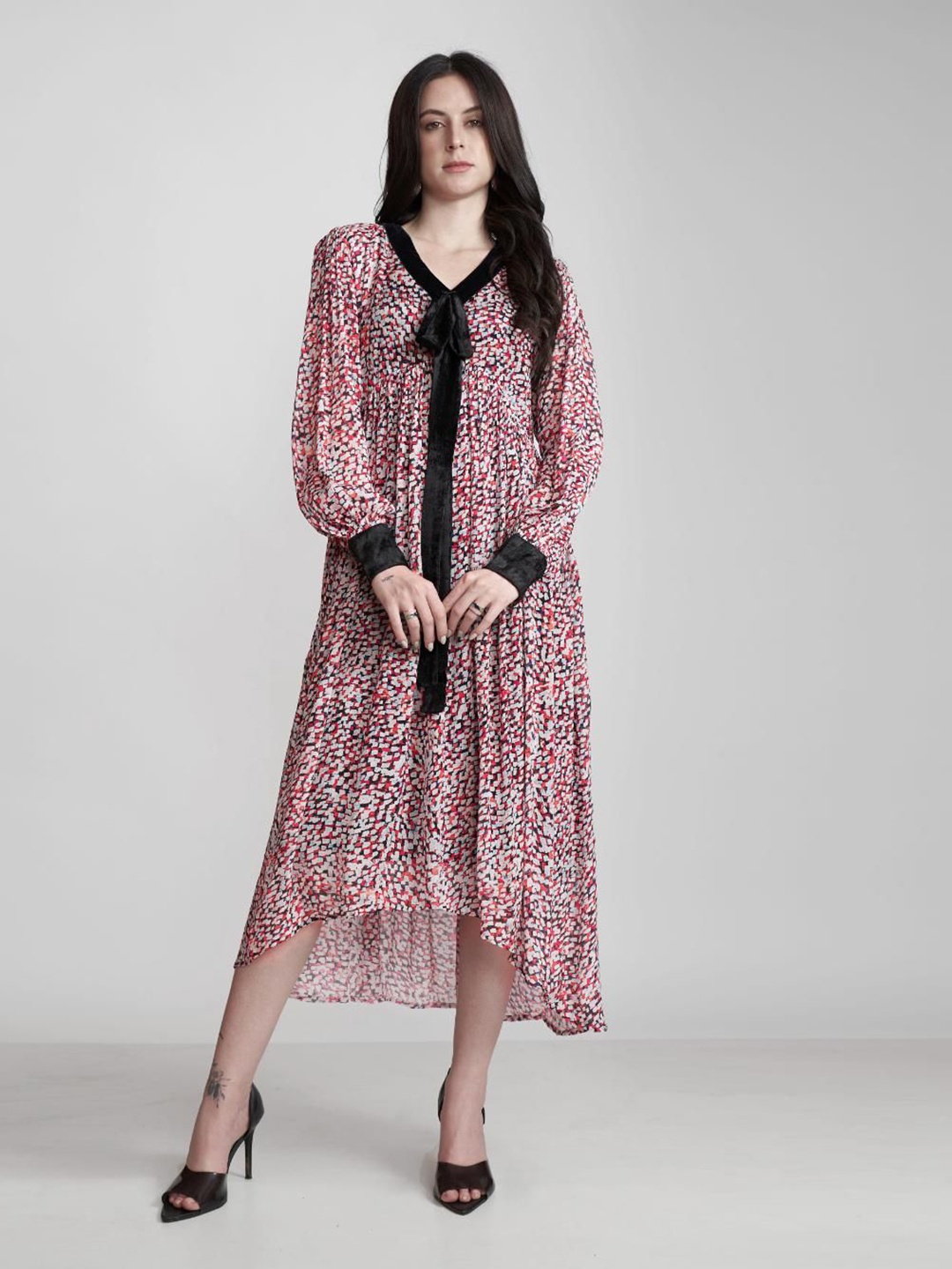 

The Samoa Tie-Up Neck Cuffed Sleeves Abstract Printed Fit & Flare Maxi Dress, Pink