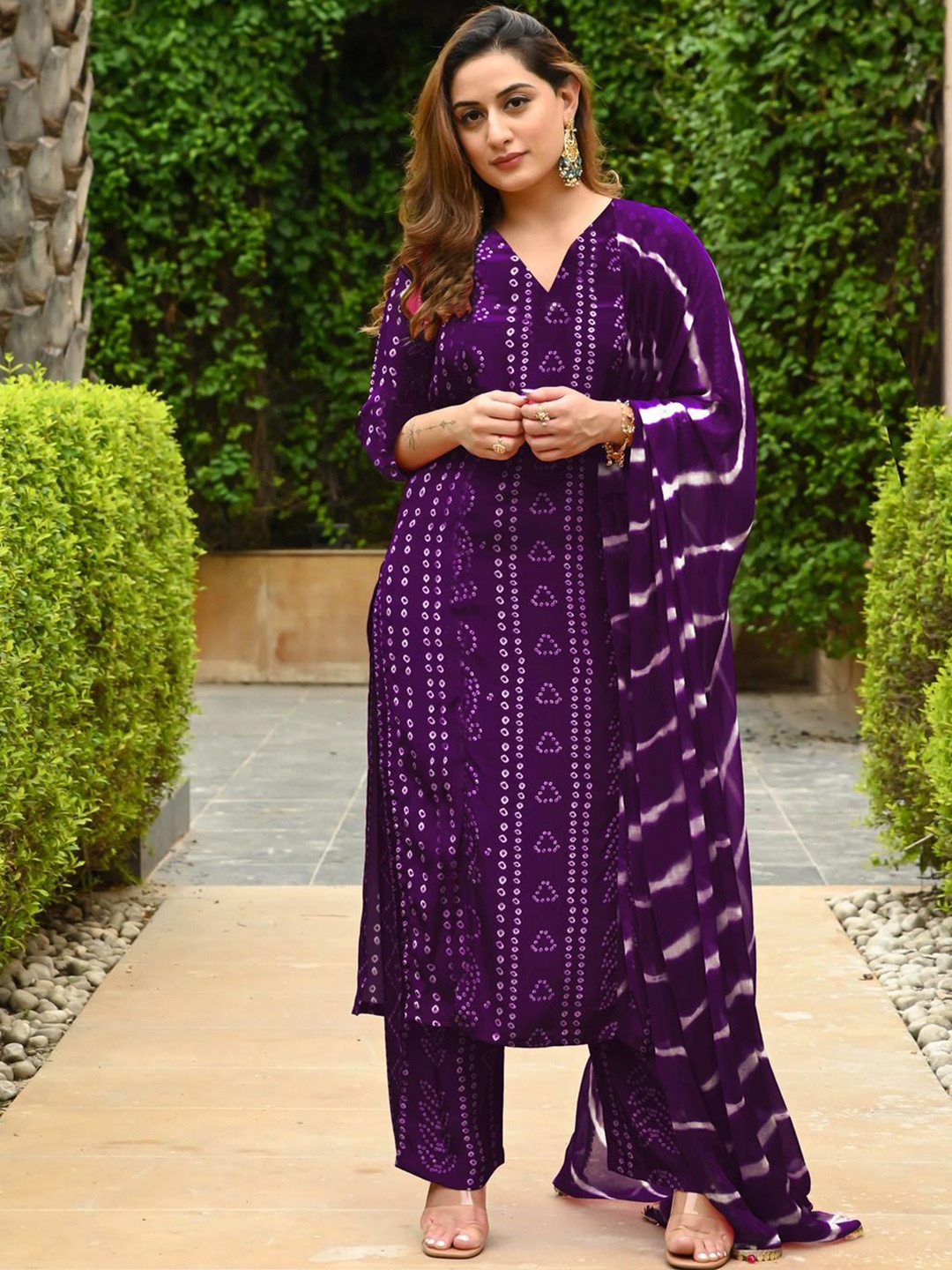 

GoSriKi Bandhani Printed Straight Kurta With Palazzos & Dupatta, Purple