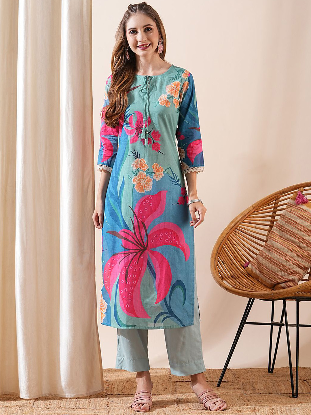 

FASHOR Floral Printed Tie-Up Neck Pure Cotton Straight Kurta With Trousers, Blue