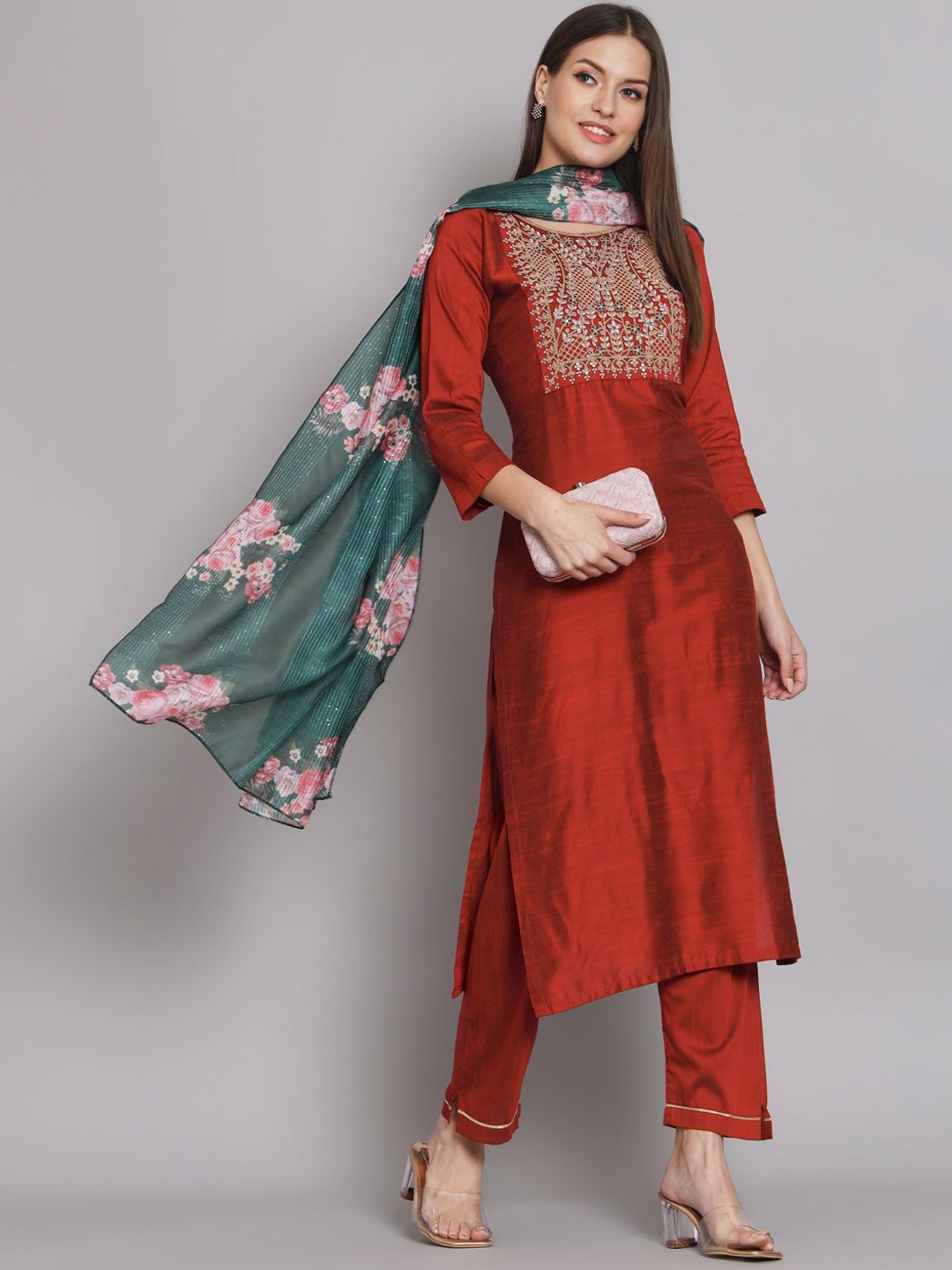 

VredeVogel Floral Yoke Design Regular Sequinned Kurta With Trousers & Dupatta, Maroon