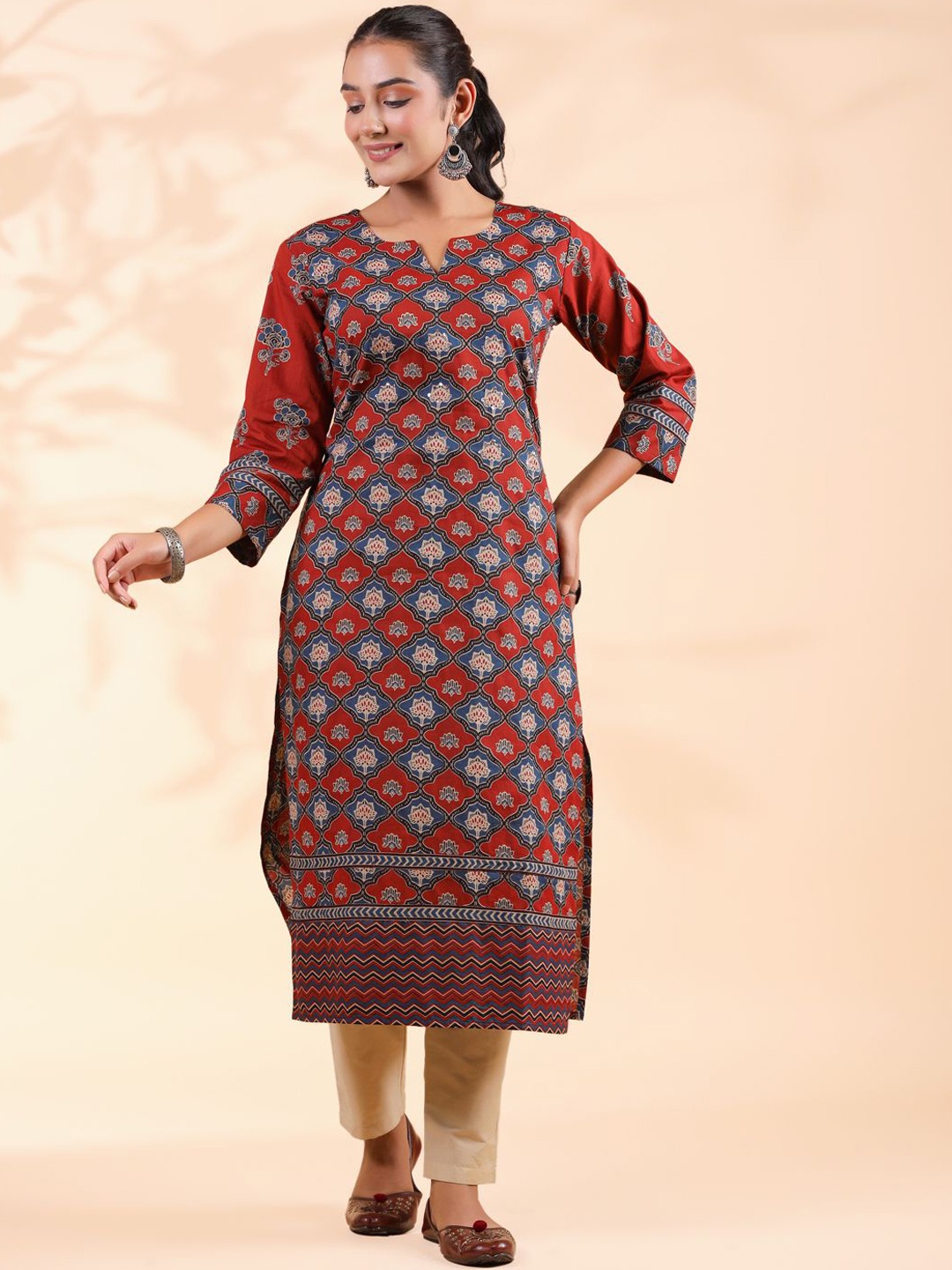 

Vbuyz Floral Printed Notch Neck Cotton Straight Kurta, Red