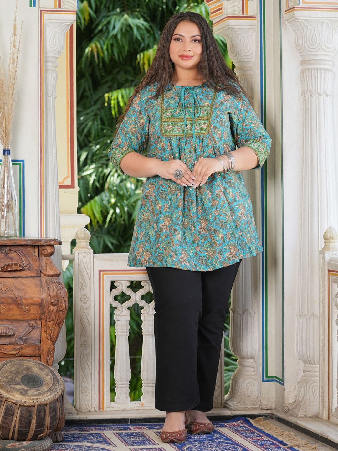 

YASH GALLERY Floral Printed Empire Kurti, Green