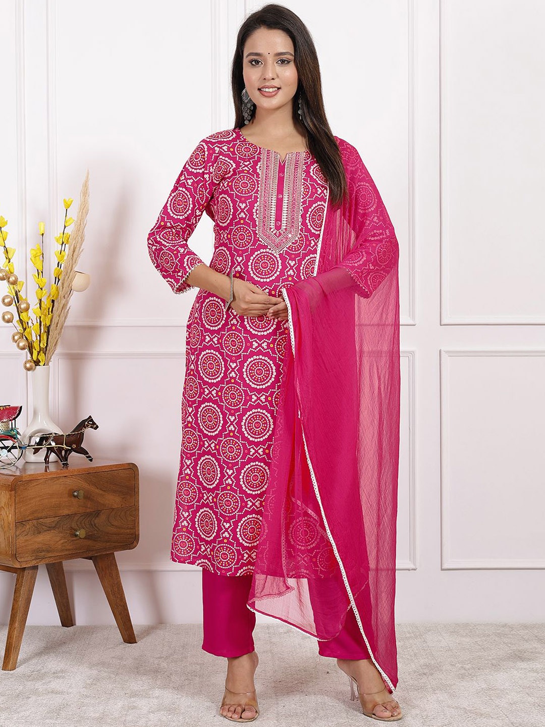 

Veshviti Bandhani Printed Mirror Work Kurta with Trouser & Dupatta, Pink