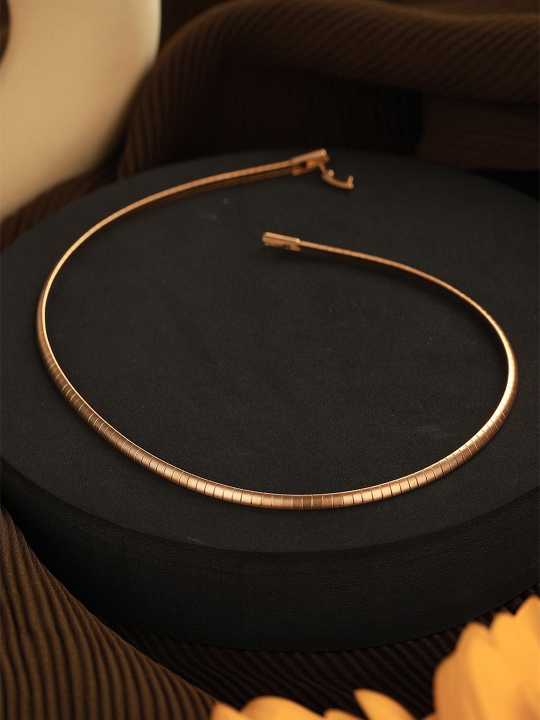 

SARAF TRENDZ Gold-Plated Snake Minima Collar Chain Necklace