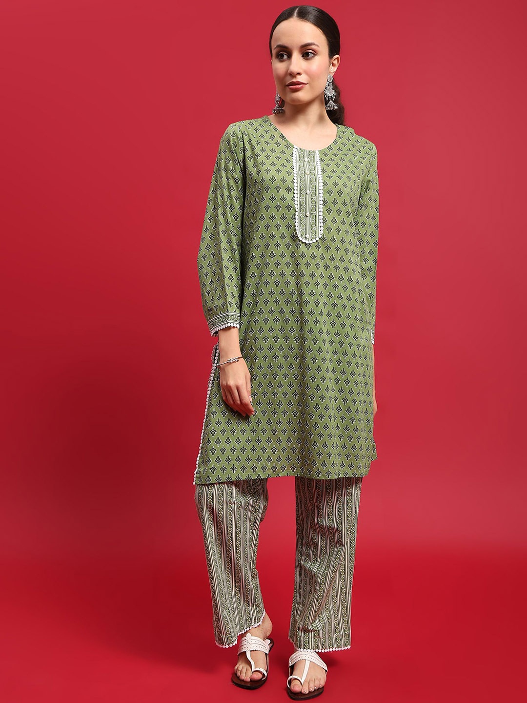 

Shree Floral Printed Pure Cotton Straight Kurta with Trouser, Green