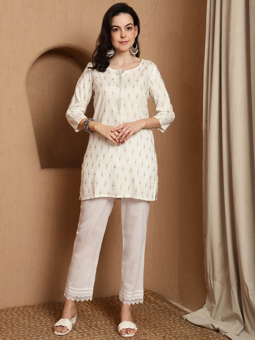 

Sangria Printed Top & Trousers, White
