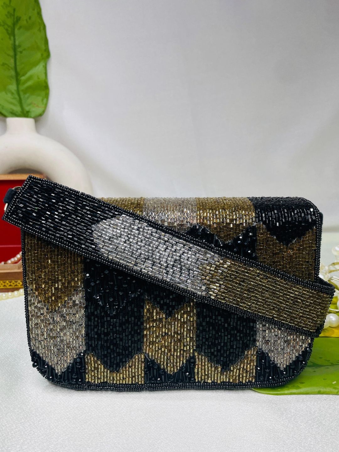 

trendy crafts Embellished Purse Clutch, Black
