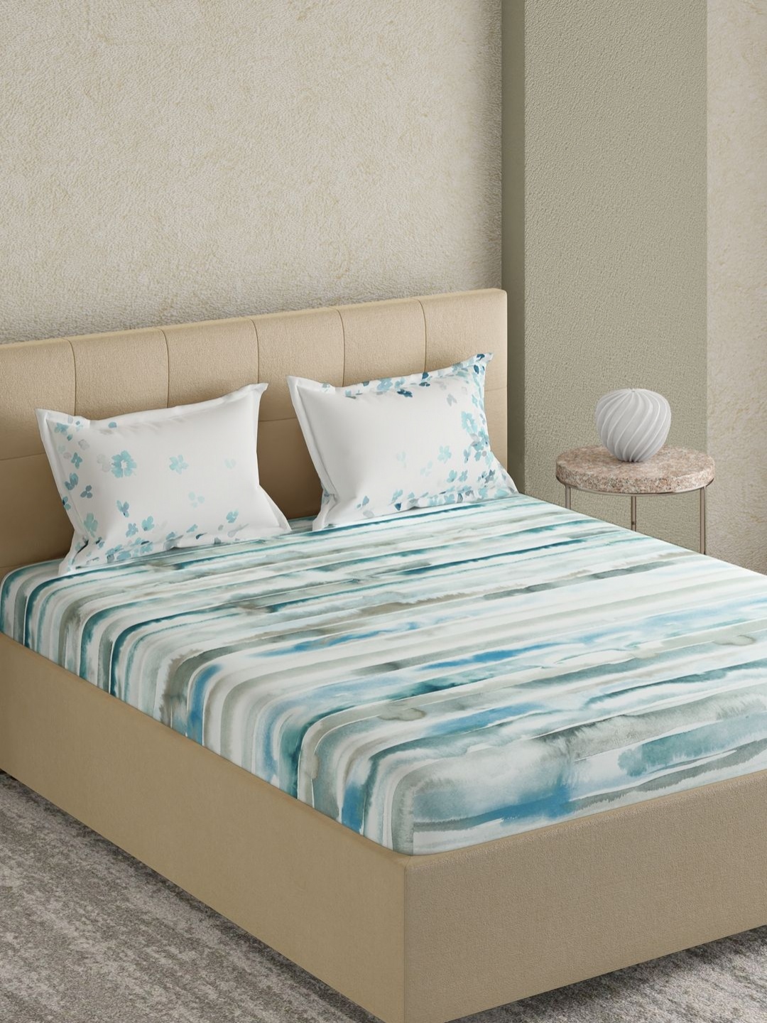 

GM Blue & White Abstract Printed Cotton 180 TC King Bedsheet with 2 Pillow Covers