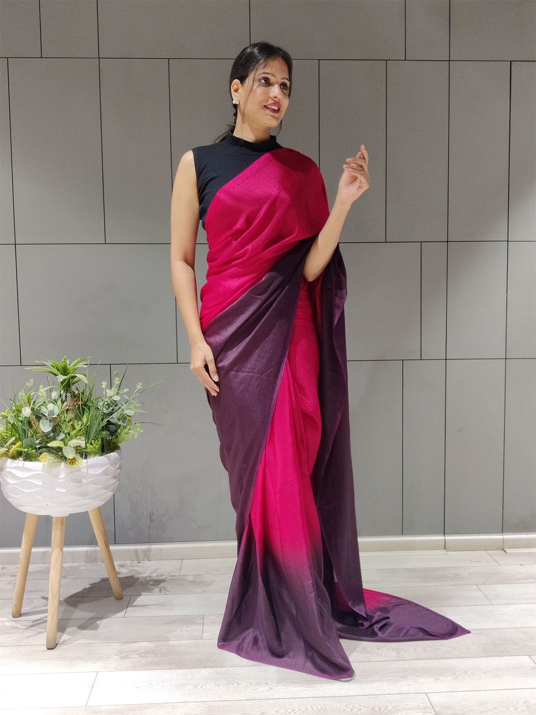 

Sidhidata Ombre Ready to Wear Saree, Pink