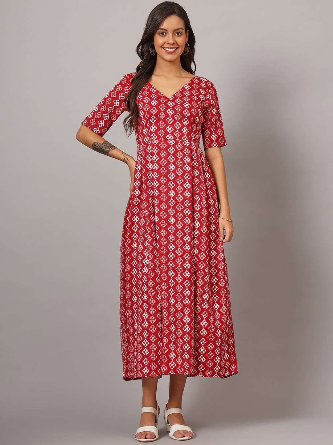 

DHAKRE FASHION Geometric Printed V-Neck A-Line Ethnic Dresse, Red