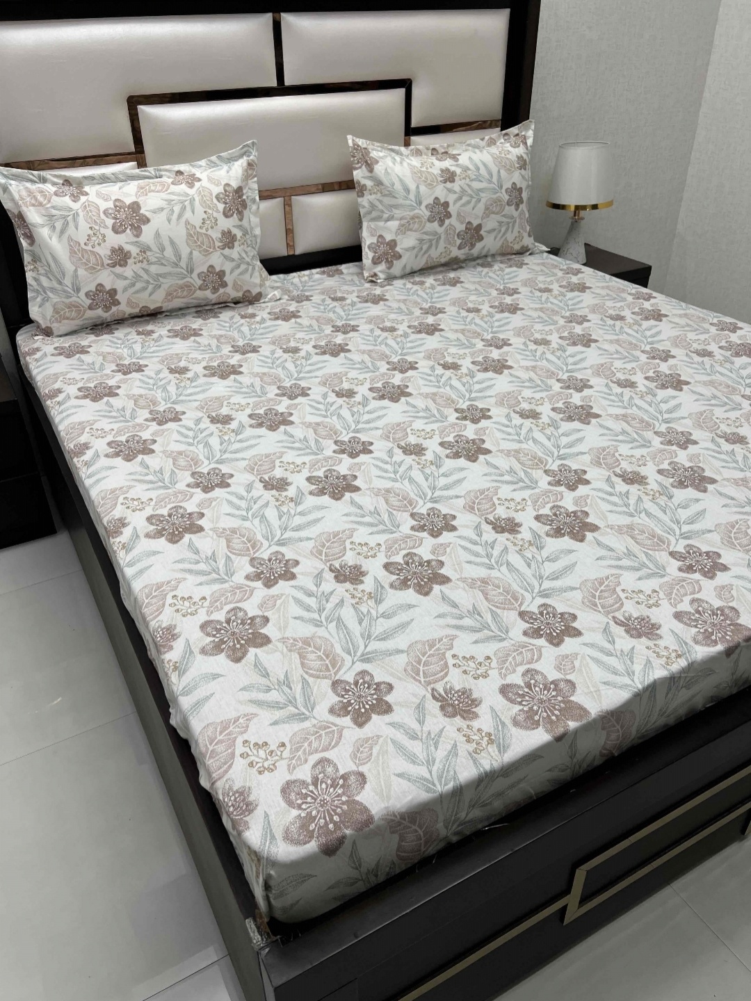 

Pure Decor Sapphire Grey Floral Printed 380 TC Pure Cotton Fitted Super King Bedsheet Set