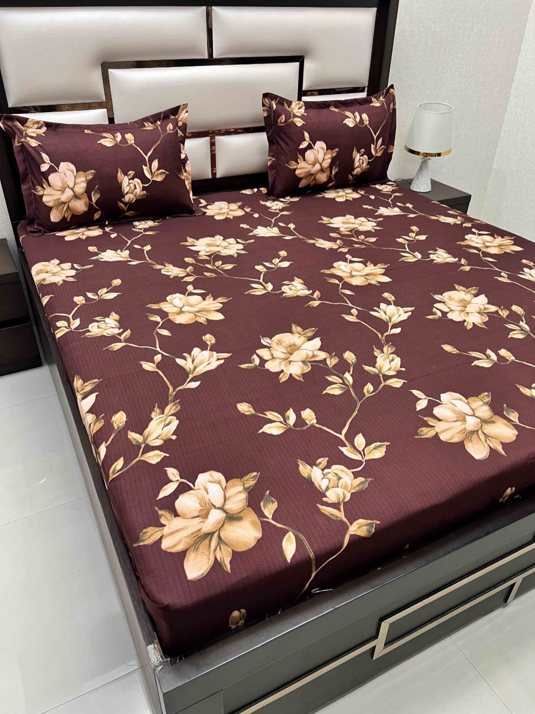 

Pure Decor Amulya Maroon & Orange 230 TC Microfiber Double Queen Bedsheet Set