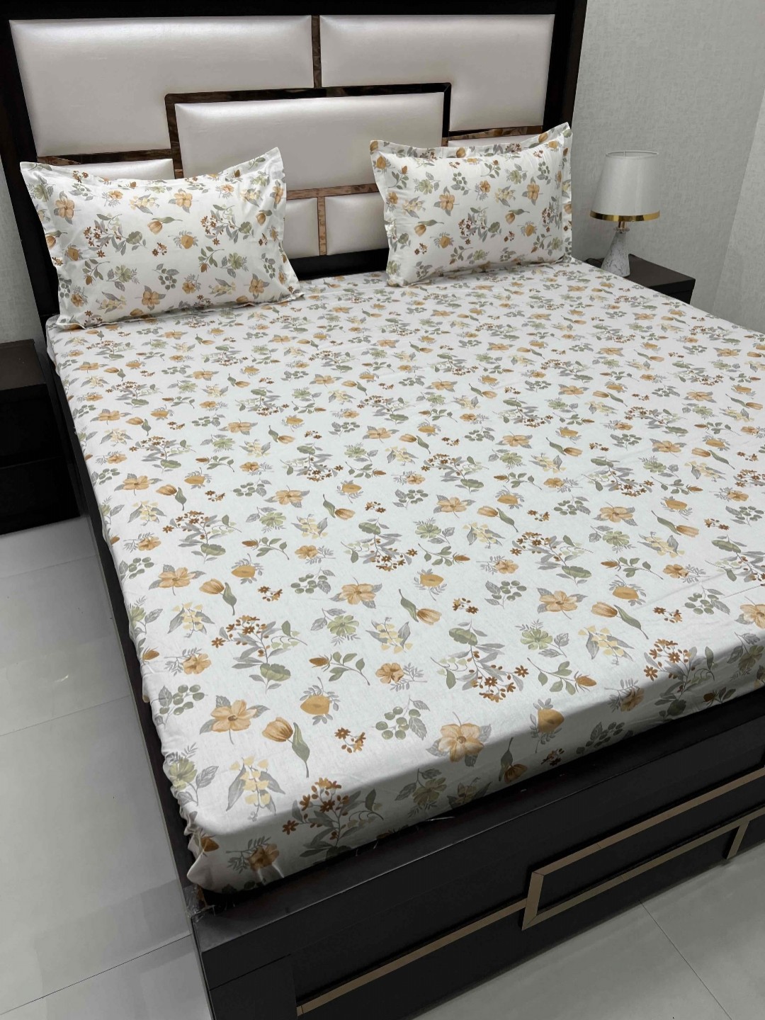

Pure Decor royal velar White & Brown Floral 230TC King Bedsheet with 2 Pillow Covers