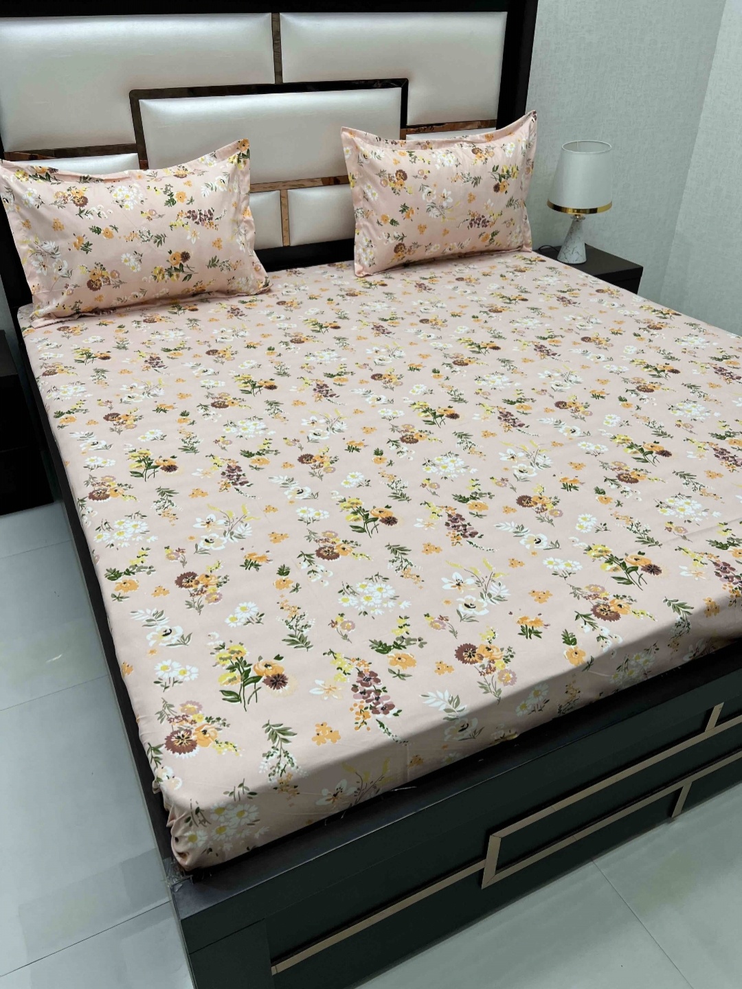 

Pure Decor Amulya Peach Colored Floral Microfiber 200 TC Queen Bedsheet & 2 Pillow Covers
