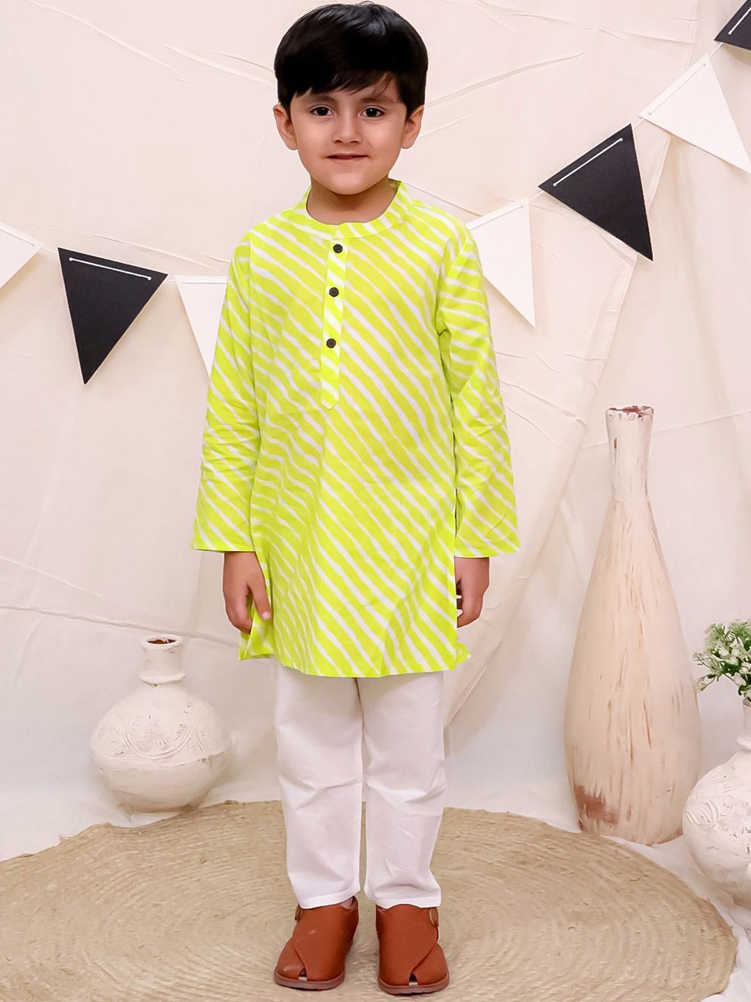 

Ka-mee Boys Leheriya Printed Pure Cotton Kurta with Pyjama, Green